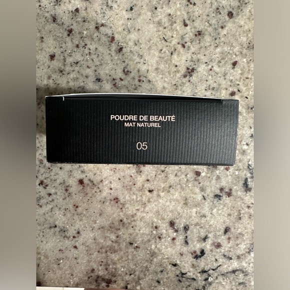 Gucci Matte Powder - Picture 3 of 7